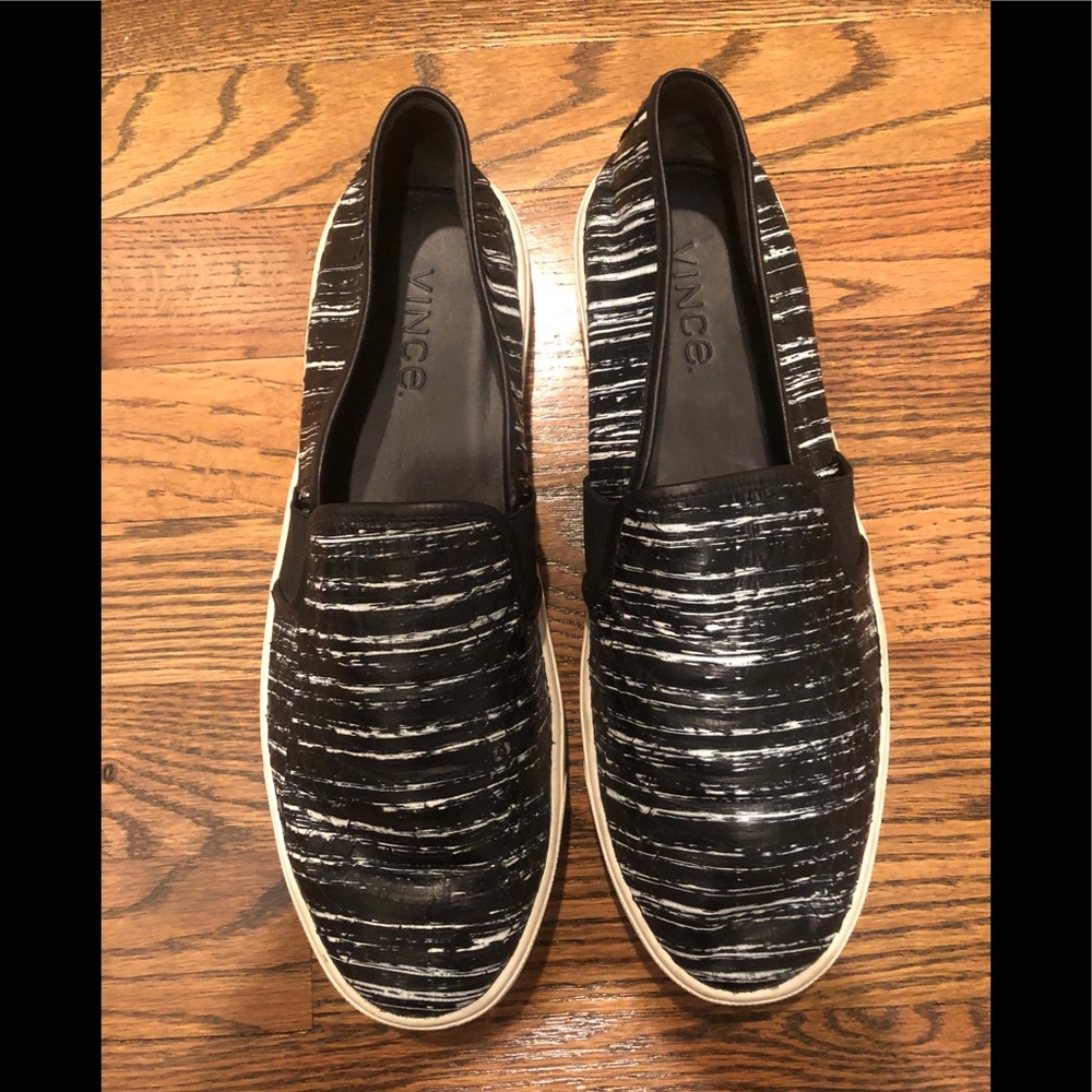 VINCE. Slip-ons
